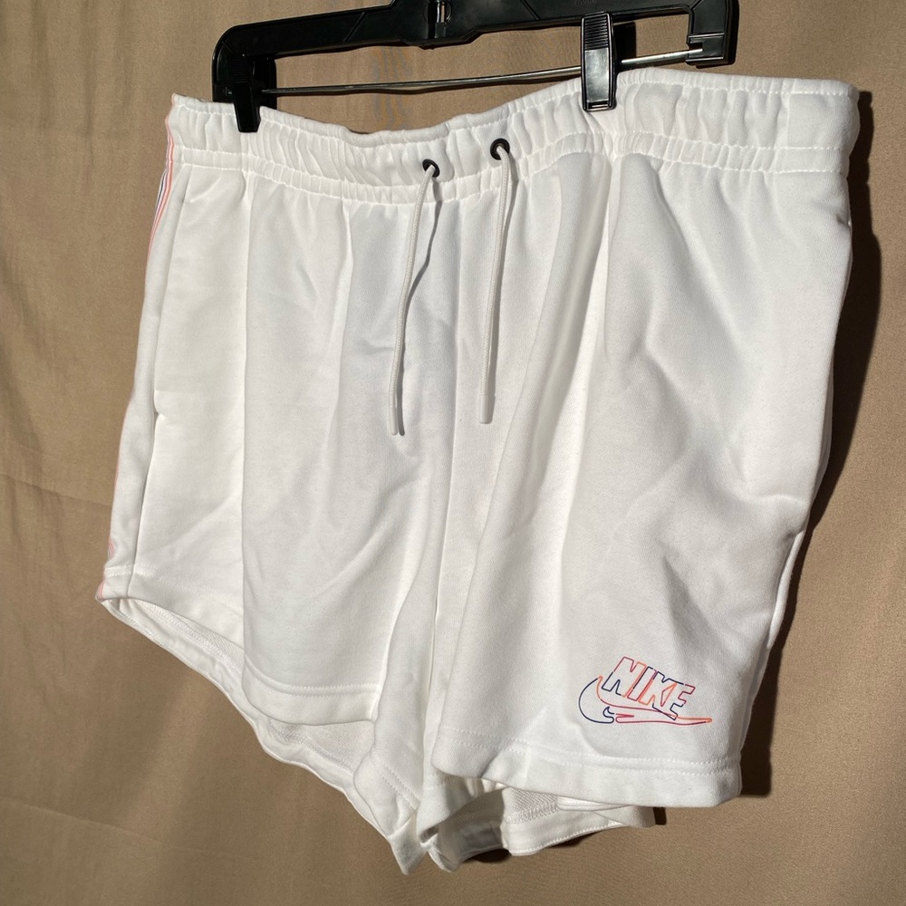 NWT White Women’s Plus Nike Sportswear Shorts 1X